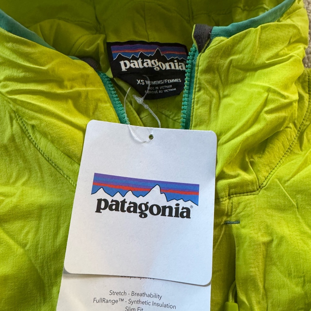 Patagonia Women’s Nano Air Hoody - Picture 3 of 6